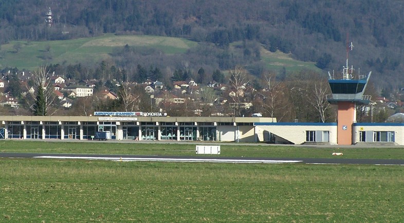 Photo de l'aéroport d'Annecy, accessible en TAXI ou VTC Allo!Taxi'Cab