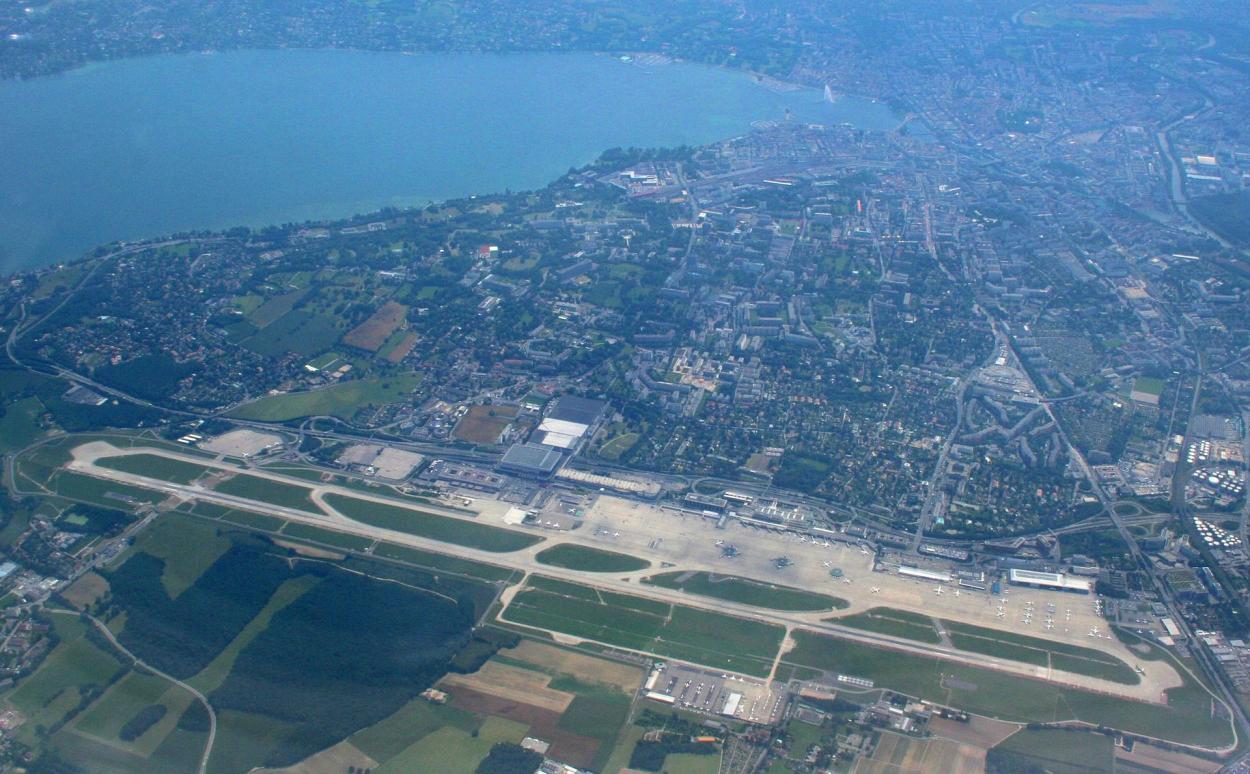 Photo aérienne de l'aéroport de Genève desservi par les TAXI et VTC référencés sur ALLO ! TAXI’CAB