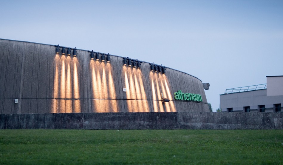 Vue extérieur d'Atheneum à Dijon, accessible en TAXI ou VTC Allo!Taxi'Cab
