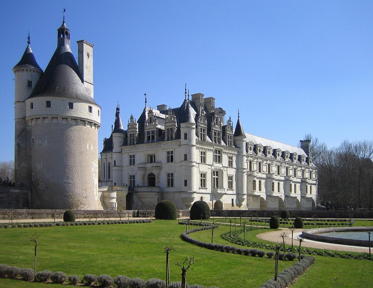 Vue des jardins du Château de Chenonceau desservi par les Taxi et VTC d'Allo!Taxi'cab