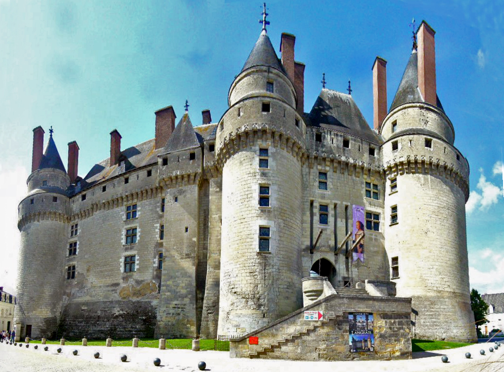 Vue coté Est du Château de Langeais accessible par TAXI ou VTC
