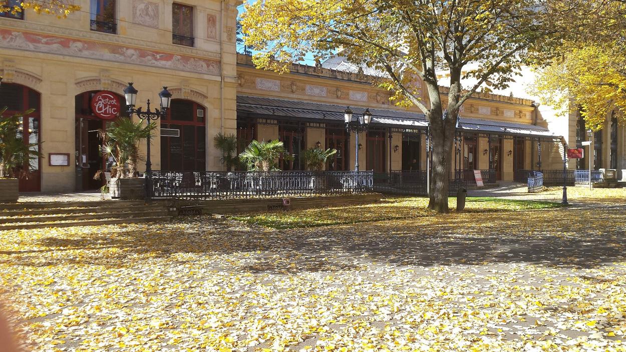 Vue du Casino de Néris les bains, accessible en TAXI ou VTC Allo!Taxi'Cab