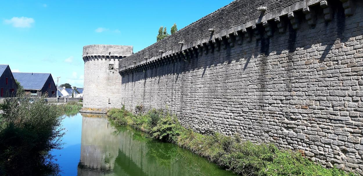 Remparts de la cité de Guérande, accessible en TAXI ou VTC