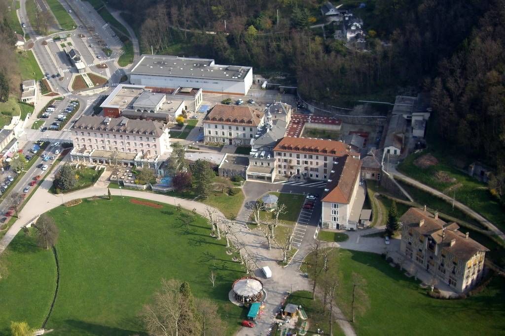Vue du Casino d'Uriage en Isère, accessible en TAXI ou VTC Allo!Taxi'Cab
