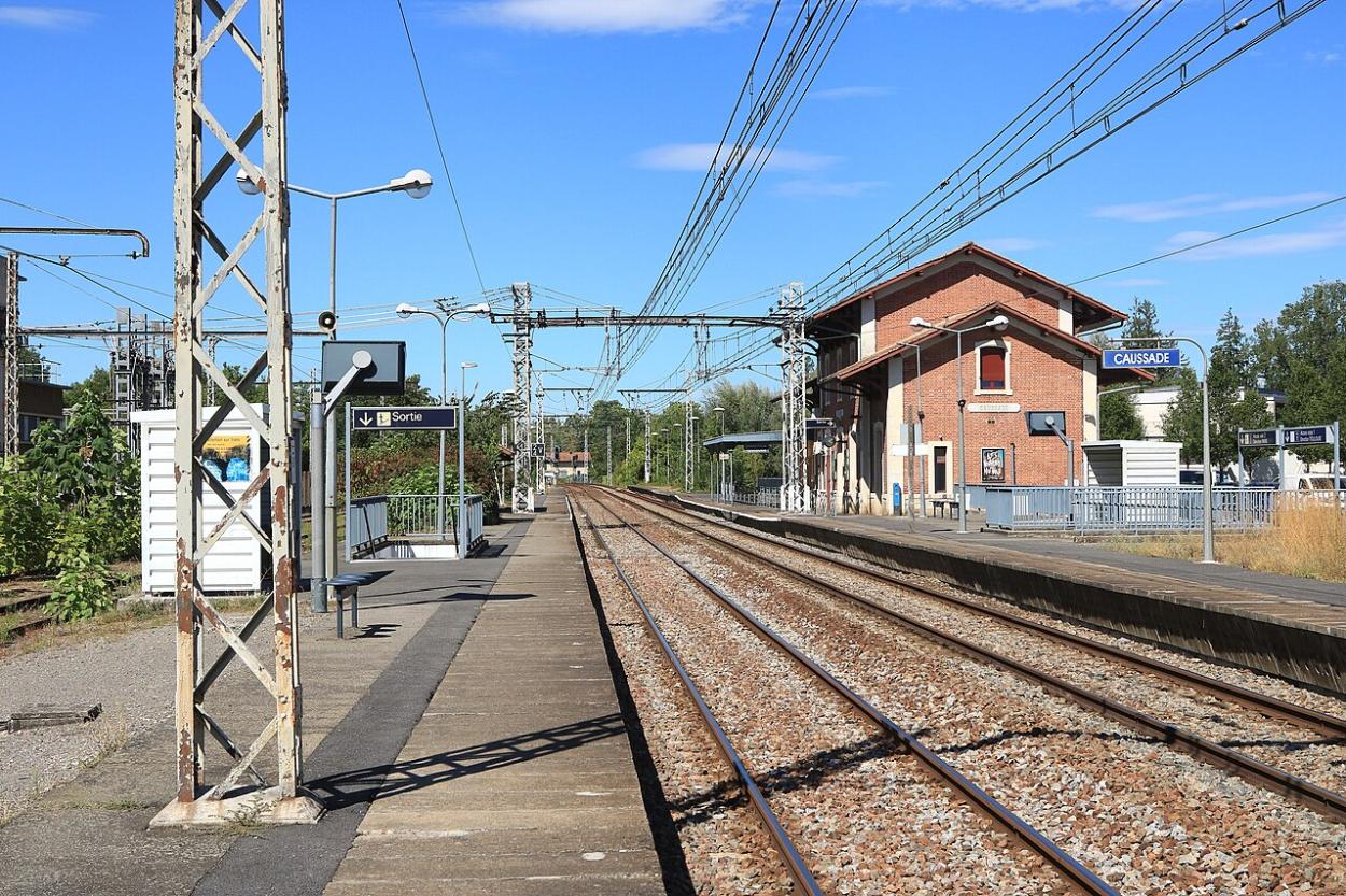Vue de la gare de Caussade (82), accessible en TAXI ou VTC Allo!Taxi'Cab