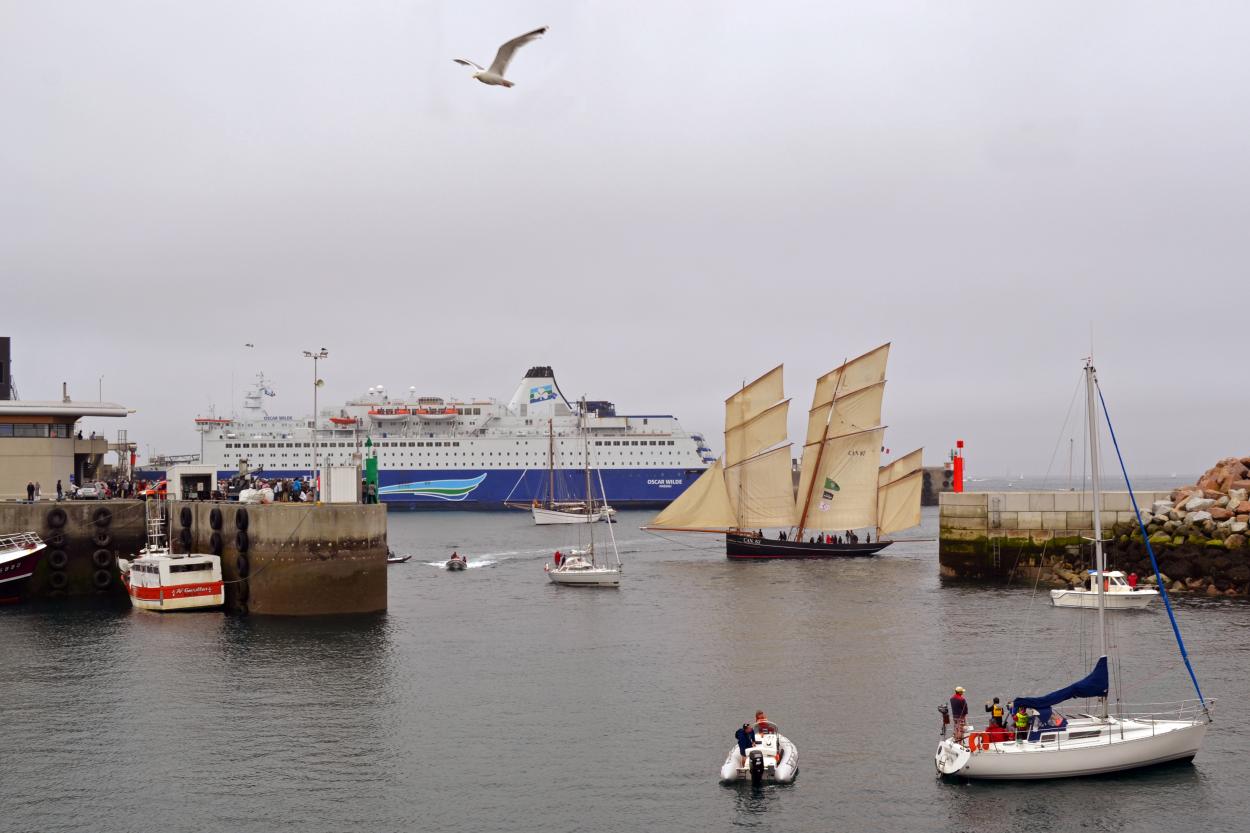 Photo La Route des Princes au port de Roscoff accessible par TAXI et VTC
