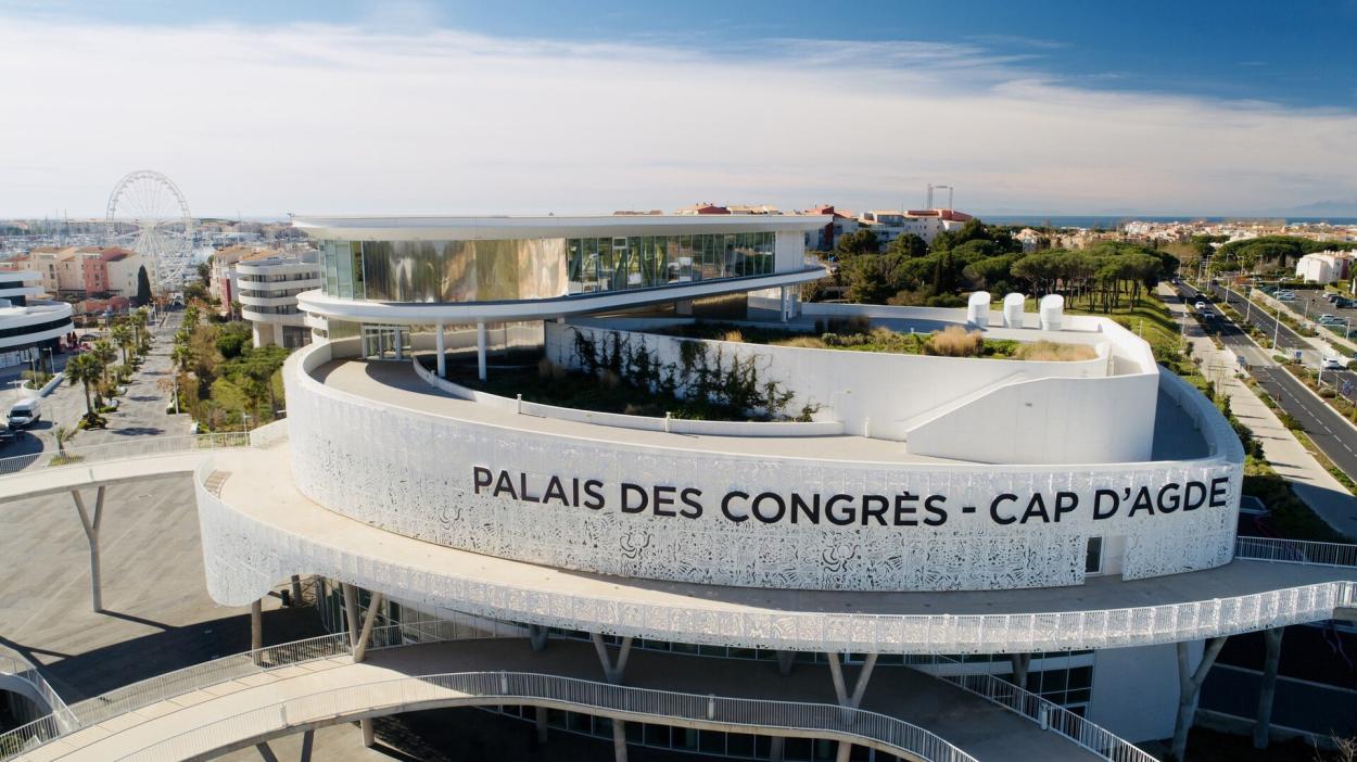 Une vue aérienne du Palais des Congrès du Cap d'Agde
